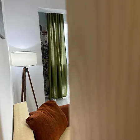 Apartment Twins 3 *