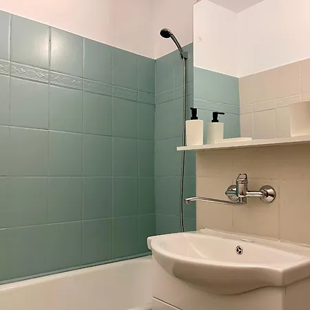 Twins 3 Apartment Ploiesti