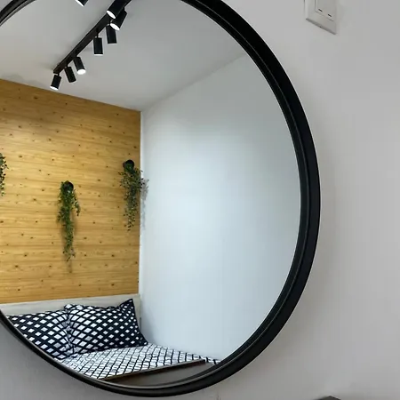Apartment Twins 3